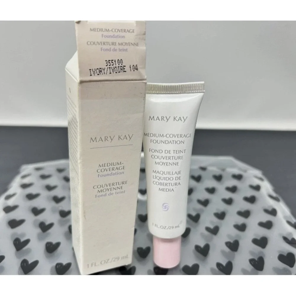 New Mary Kay Medium Coverage Foundation Ivory 104 Wide Gray Cap NIB Full Size